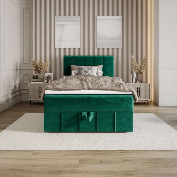Dunkelgrünes Samtbett in einem modern eingerichteten Schlafzimmer mit Teppich.