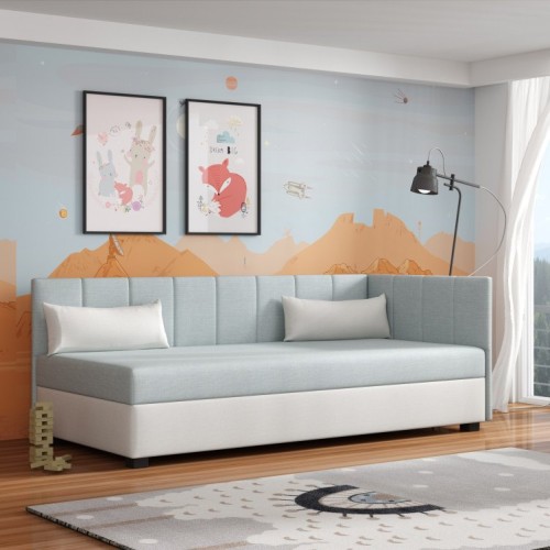 Stilvolles hellblaues Schlafsofa mit hohem Kopfteil für Kinder.