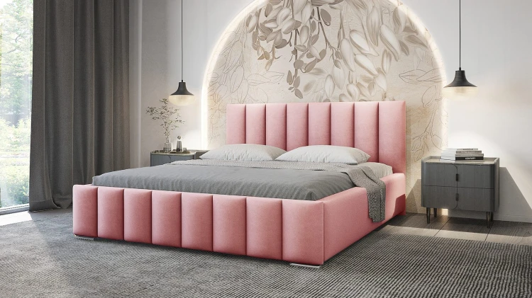 Elegantes Polsterbett in Rosa vor einer runden Wandnische mit Licht